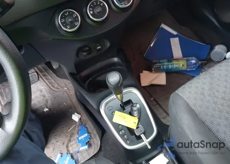 2015 Toyota Yaris L z USA, uszkodzony, nr VIN VNKKTUD35FA041214